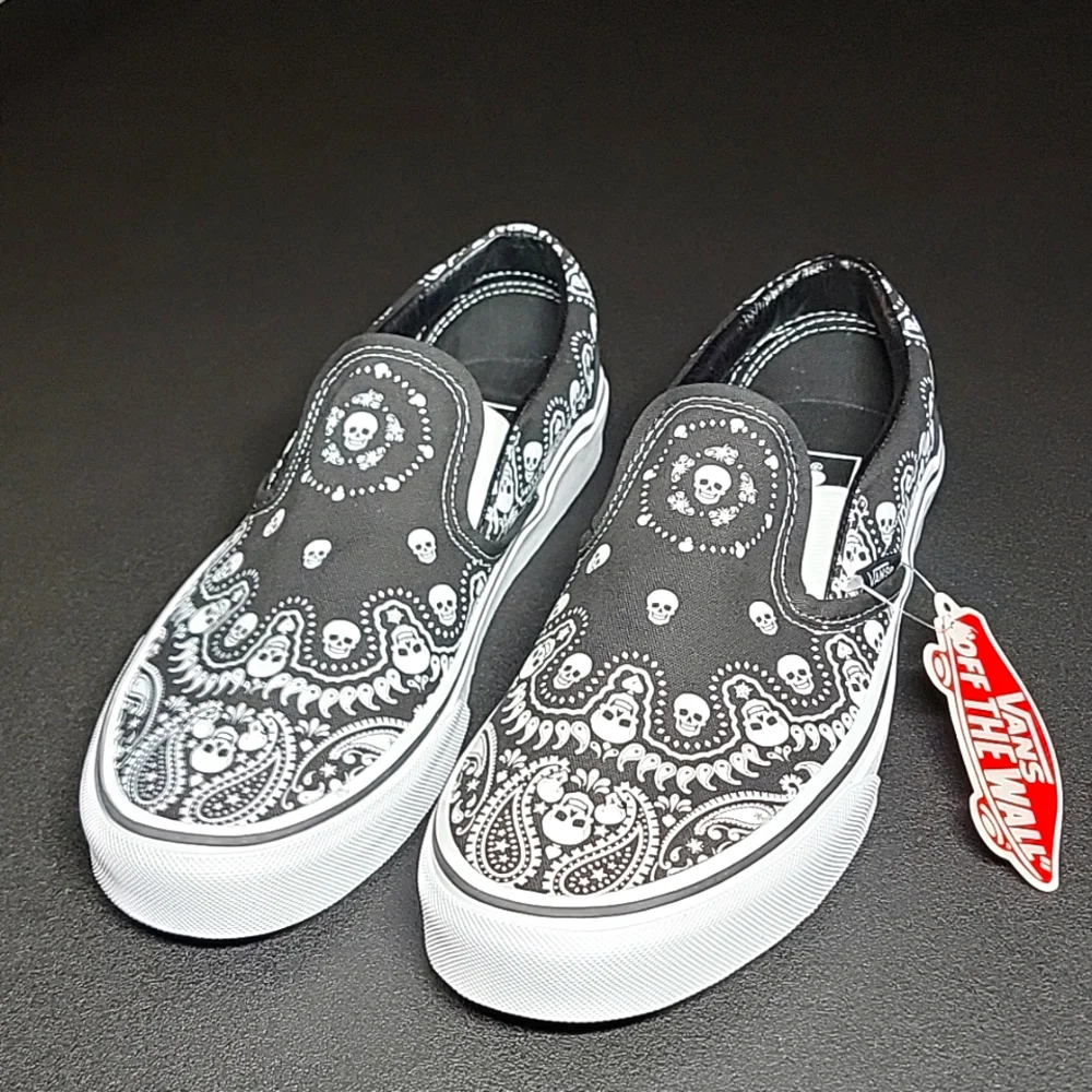 Vans Bandana Skull Classic Slip-On Shoes Women's 8.5 LAST ONE LEFT!!! - Picture 3 of 11